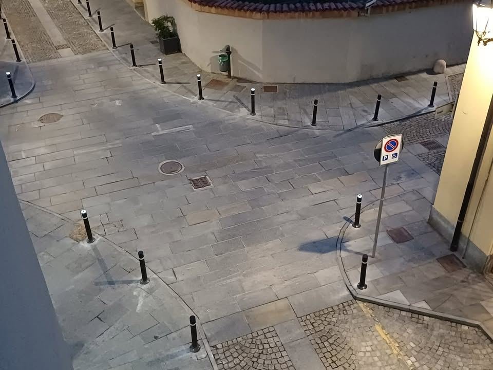 NUOVO ARREDO URBANO NEL CENTRO STORICO ​Sono in corso i lavori per la…