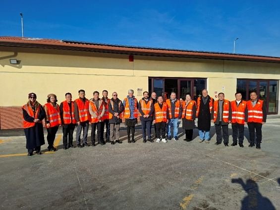 🌍 SETA accoglie la delegazione cinese! il giorno 12712/2025 abbiamo avuto…