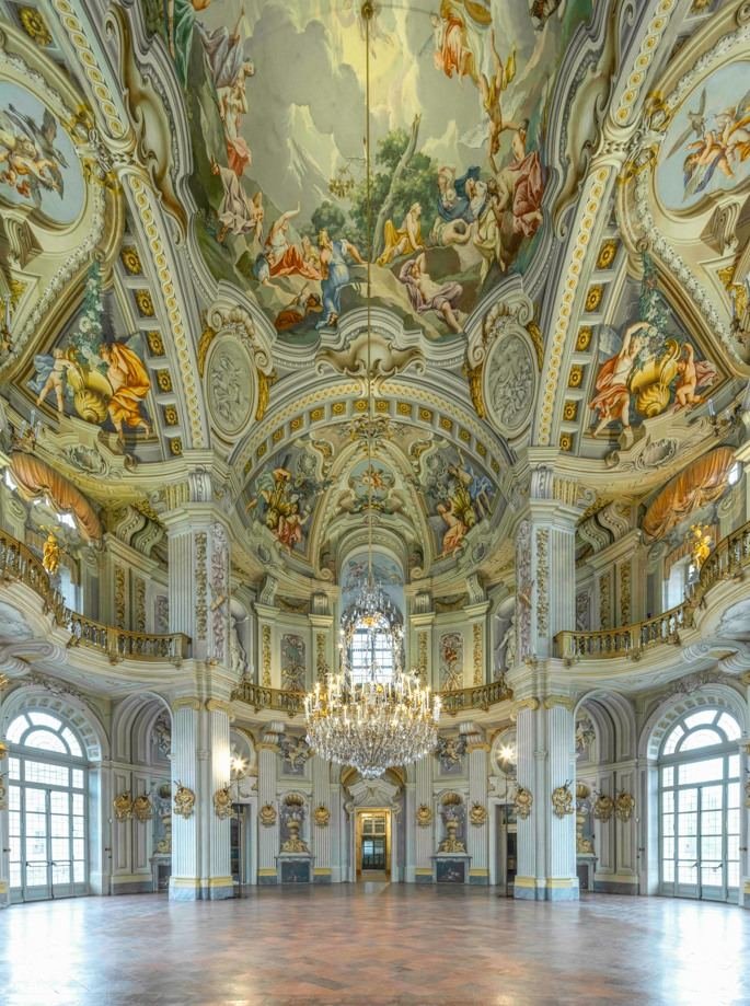 ✨ Agosto alla Palazzina di Caccia di Stupinigi è un viaggio tra storia, stelle…