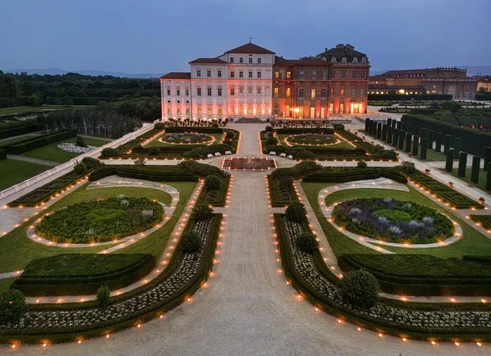 🌙✨ L'estate alla Reggia di Venaria si accende di magia. 🕯️ Dal 31 luglio al 5…