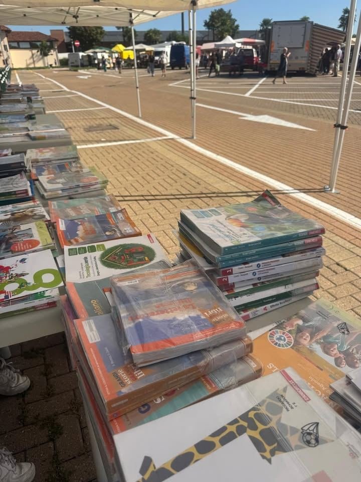 📓📓 MERCATINO DEI LIBRI SCOLASTICI USATI: GIOVEDI' 3 IL SECONDO APPUNTAMENTO 📓📓…