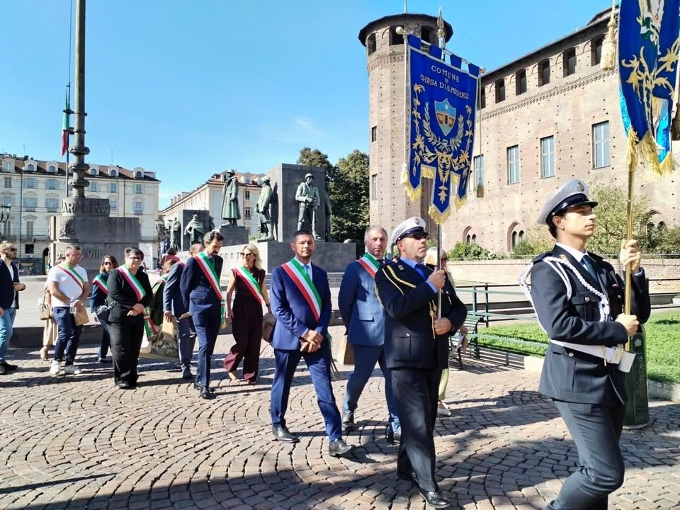 🇮🇹 Il dovere di ricordare i caduti, l'impegno per la pace: queste le parole che…