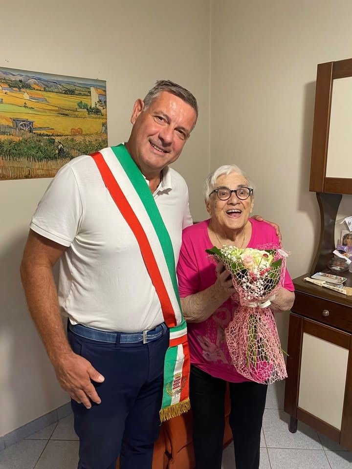 TANTI AUGURI SIGNORA ERPELIA: 100 ANNI! Questa mattina il Sindaco ha fatto…