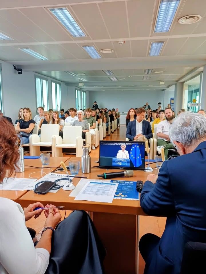 🇪🇺 Questa mattina, nella Sala Madri Costituenti della Città metropolitana di…