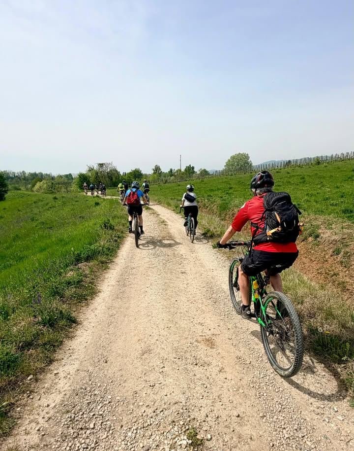 🚲 Di sella in sella, alla scoperta del Chierese! Il 3 ottobre si parte da…