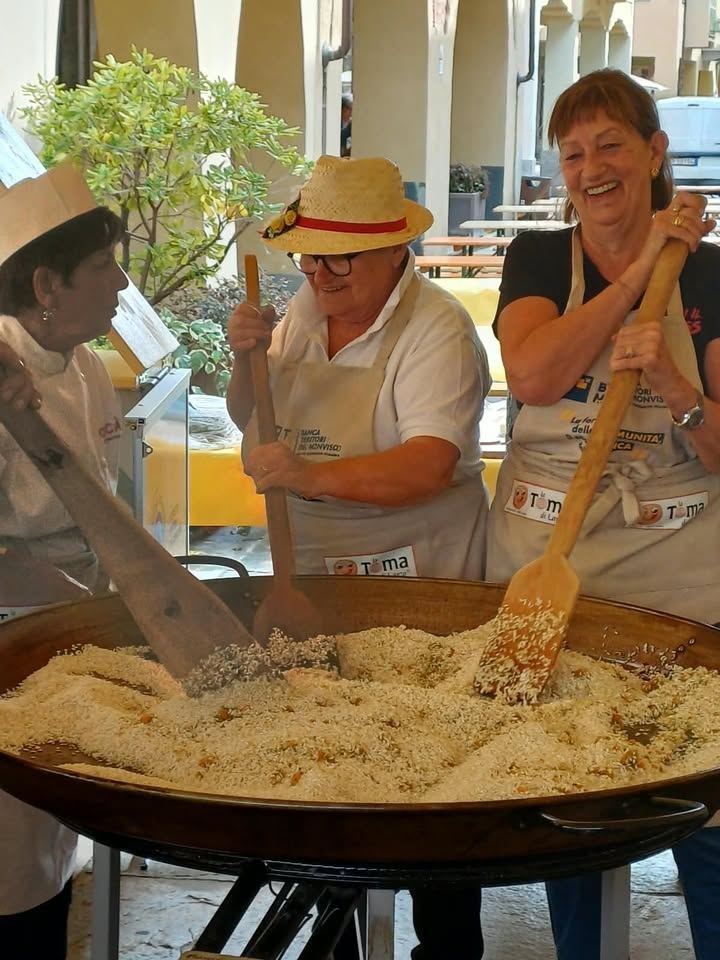 🧀 🧀 🧀 Sabato 3 ottobre con #Formangiando via Vittorio Emanuele II si è…