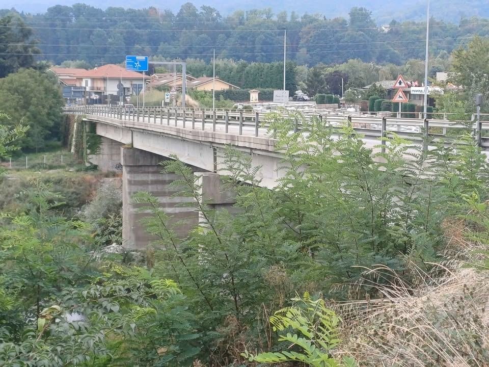 #stradeCittaMetroTO #Viabilita 👷‍♂️A Bricherasio sono in corso i lavori di…
