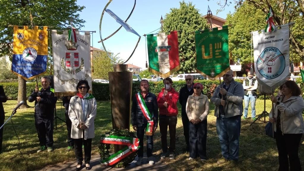 «La libertà è una scelta quotidiana, la Resistenza è la nostra radice». A Caselle un intenso 25 aprile di memoria e futuro