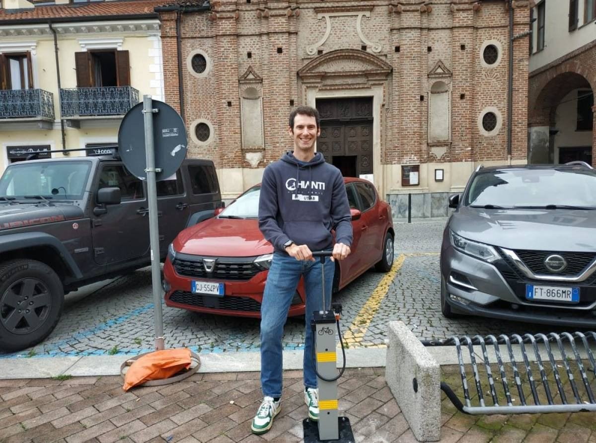 Spunta in piazza Boschiassi la colonnina Stop&amp;Go dedicata ai ciclisti. Obiettivo? Favorire chi predilige la bicicletta e mobilità sostenibile