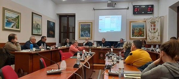 IL PIANO PER IL FUTURO SVILUPPO URBANISTICO DELLA CITTÀ NON CONVINCE LE OPPOSIZIONI