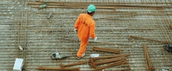 Nonostante un accordo in consiglio comunale, l’amministrazione ancora non limita il subappalto a cascata