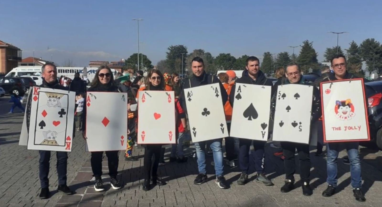 Il Carnevale ha riempito di colore e allegria la città. Grande festa al Palatenda tra musica e giochi