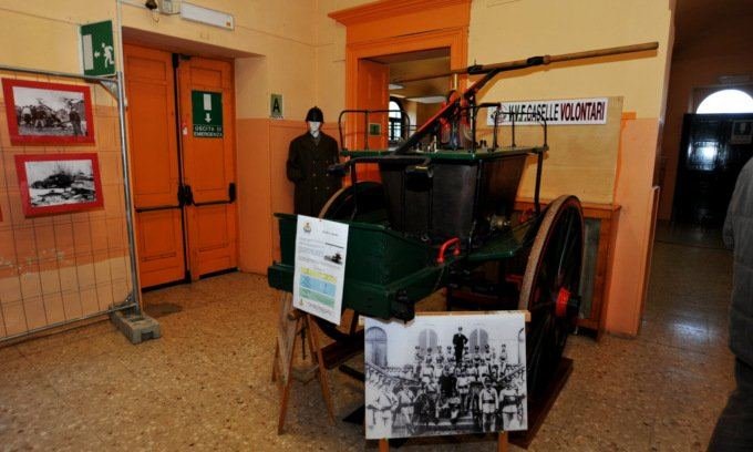 Un monumento in ricordo del volo Itavia che precipitò nel 1974 a Caselle