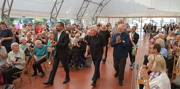 LA COMUNITÀ HA ACCOLTO I NUOVI PARROCI