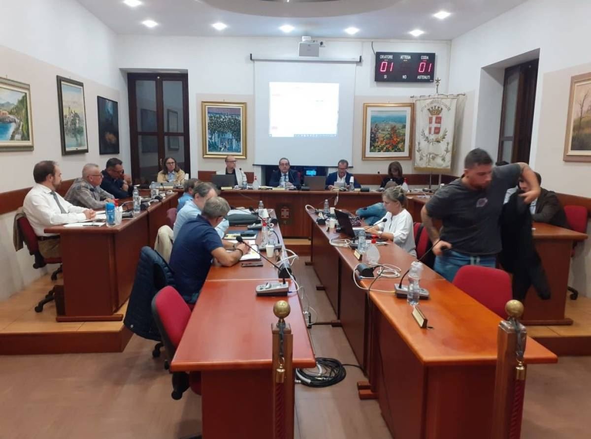 Ticronometro fa il tagliando all'Amministrazione Marsaglia. Il sondaggio 'rimanda tutti'. Ora tocca alla stampa locale