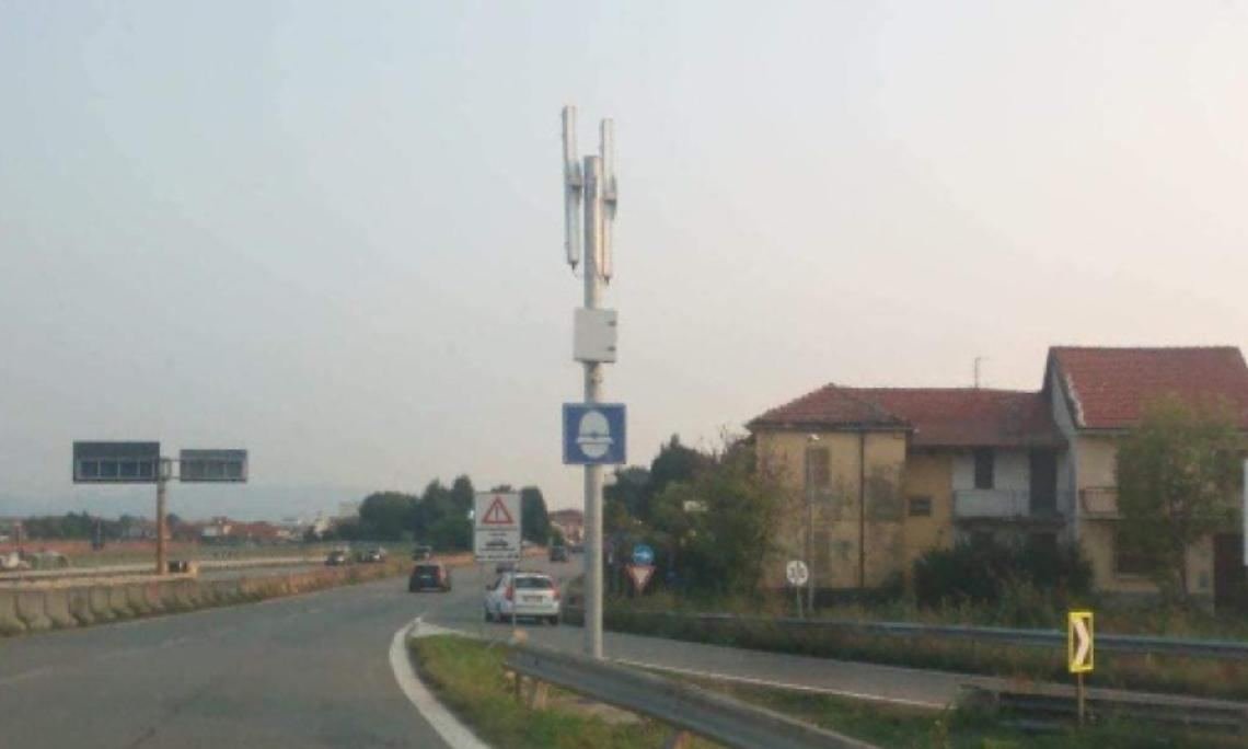 Il Comune "licenzia" la ditta che gestiva gli autovelox: "Le multe arrivano in ritardo"