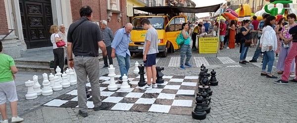 BUONA PARTECIPAZIONE PER LA PRIMA DELLE TRE NOTTI BIANCHE IN PROGRAMMA