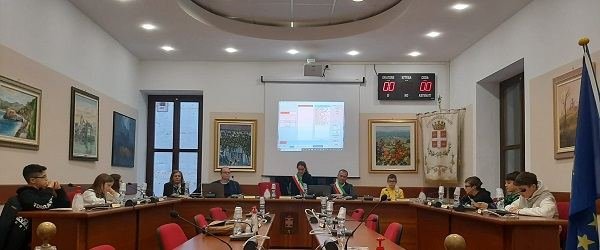 IL CONSIGLIO COMUNALE DEI RAGAZZI E DELLE RAGAZZE HA PRESENTATO I SUOI PROGETTI