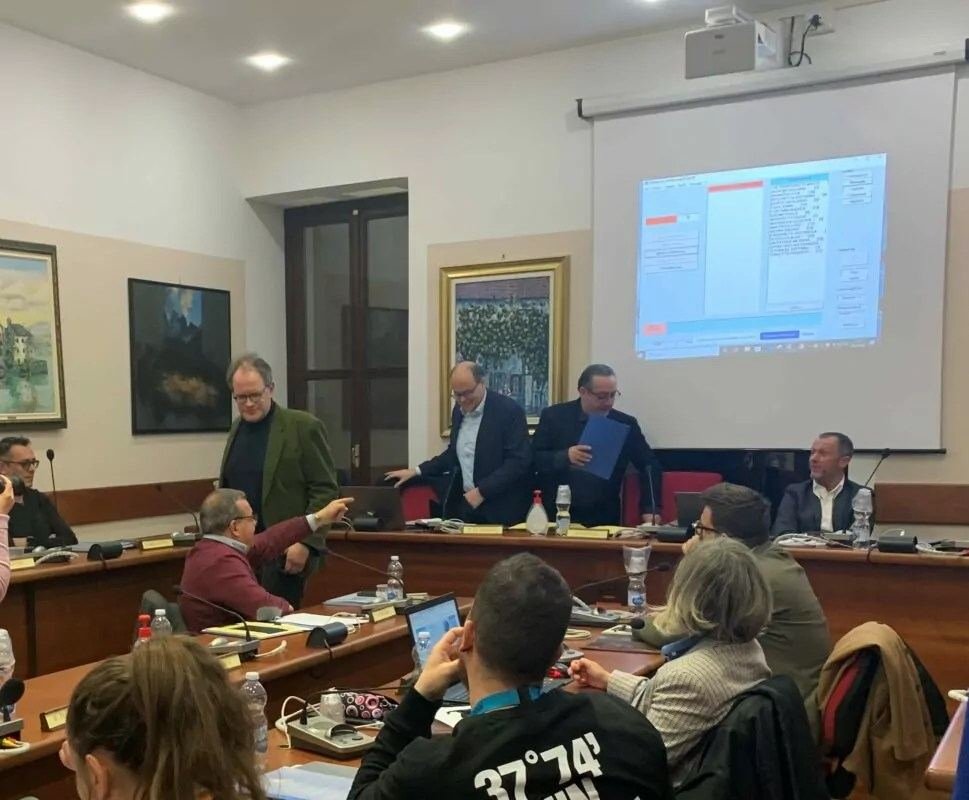 Complicata ripartenza del Consiglio Comunale casellese