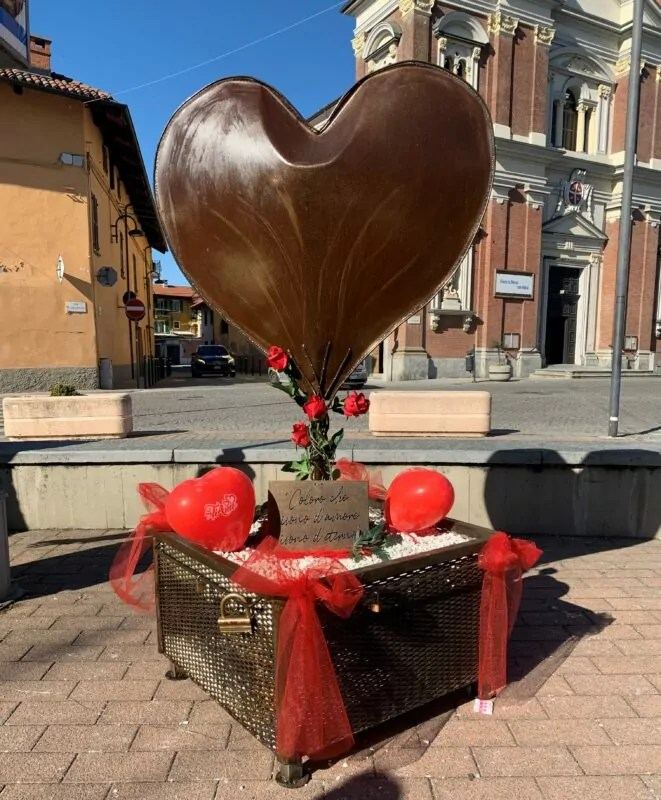 “Un cuore d’amore” aspetta i lucchetti degli innamorati