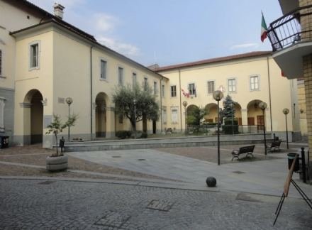 «Troppo pericolosi e generano traffico»: il sindaco vieta i cortei funebri a piedi