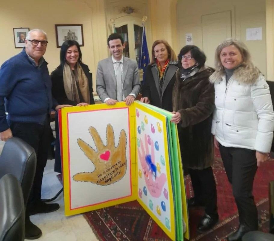 Il Libro dei Diritti prodotto dagli alunni del Comprensivo di Caselle