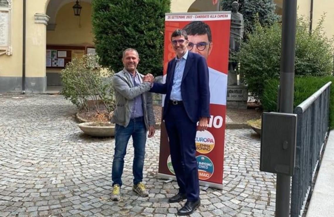 CASELLE. Il Sindaco espulso dal Pd che sostiene il candidato del Pd