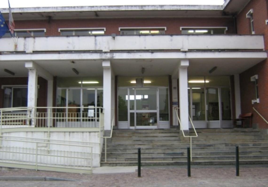 CASELLE. Nuove telecamere davanti alla scuola media Demonte per contrastare lo spaccio di droga