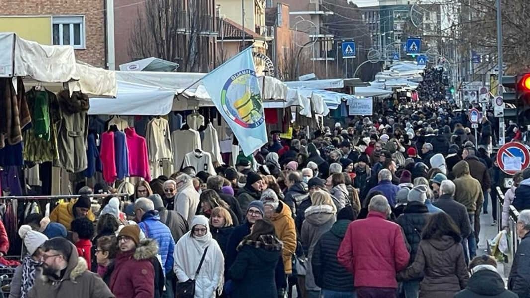 Gli ambulanti di Forte dei Marmi protagonisti del sabato casellese