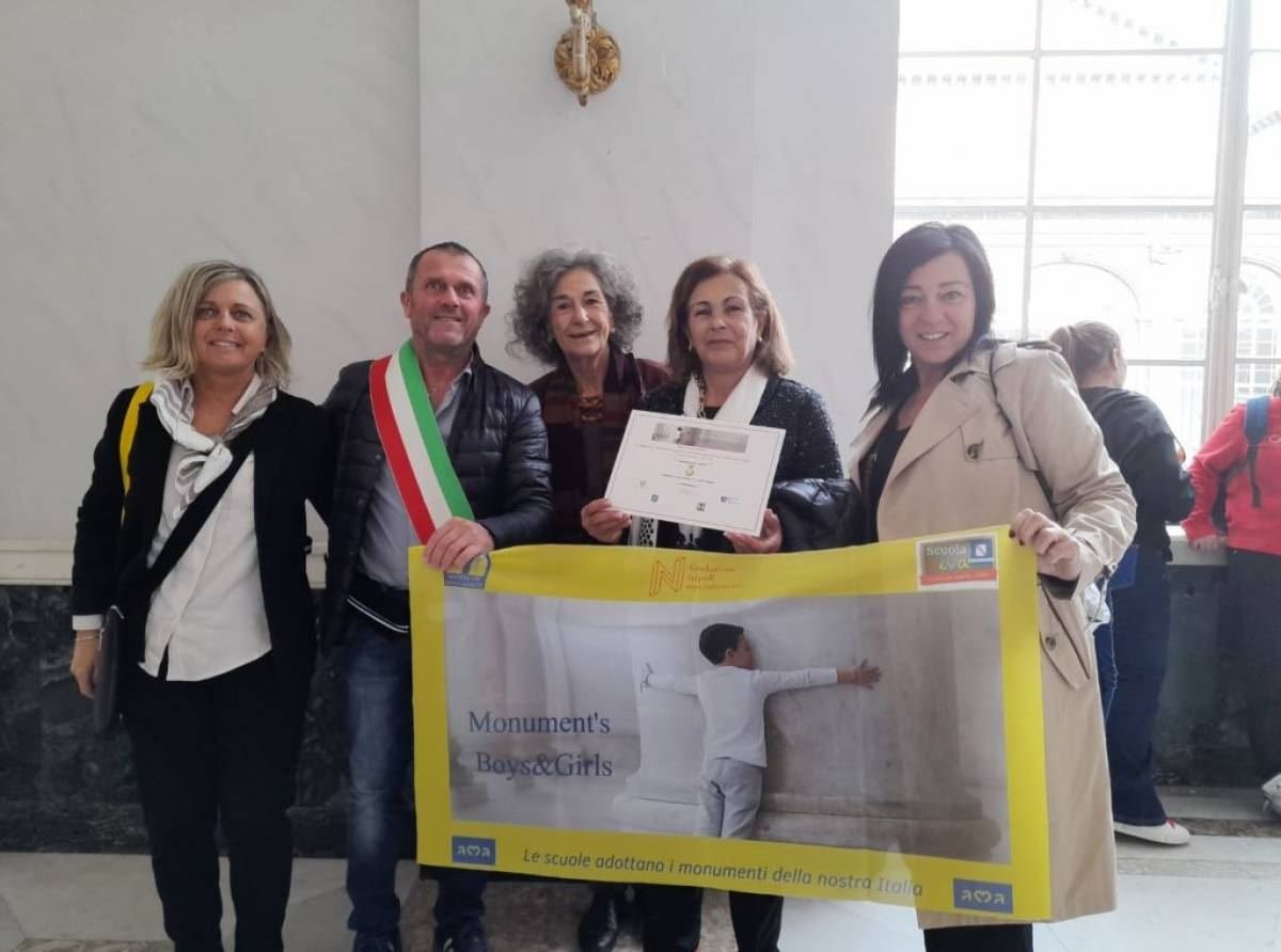 L'Istituto Comprensivo di Caselle premiato a Napoli per "Adotta un monumento" della Fondazione Napoli99