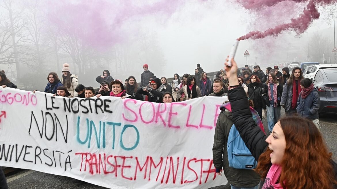 Sciopero a Palazzo Nuovo contro molestie e patriarcato. Si allarga la mobilitazione studentesca