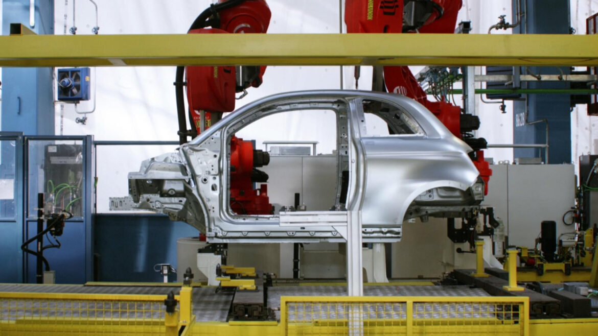 Stellantis interessata a produrle a Mirafiori le auto elettriche Leapmotor