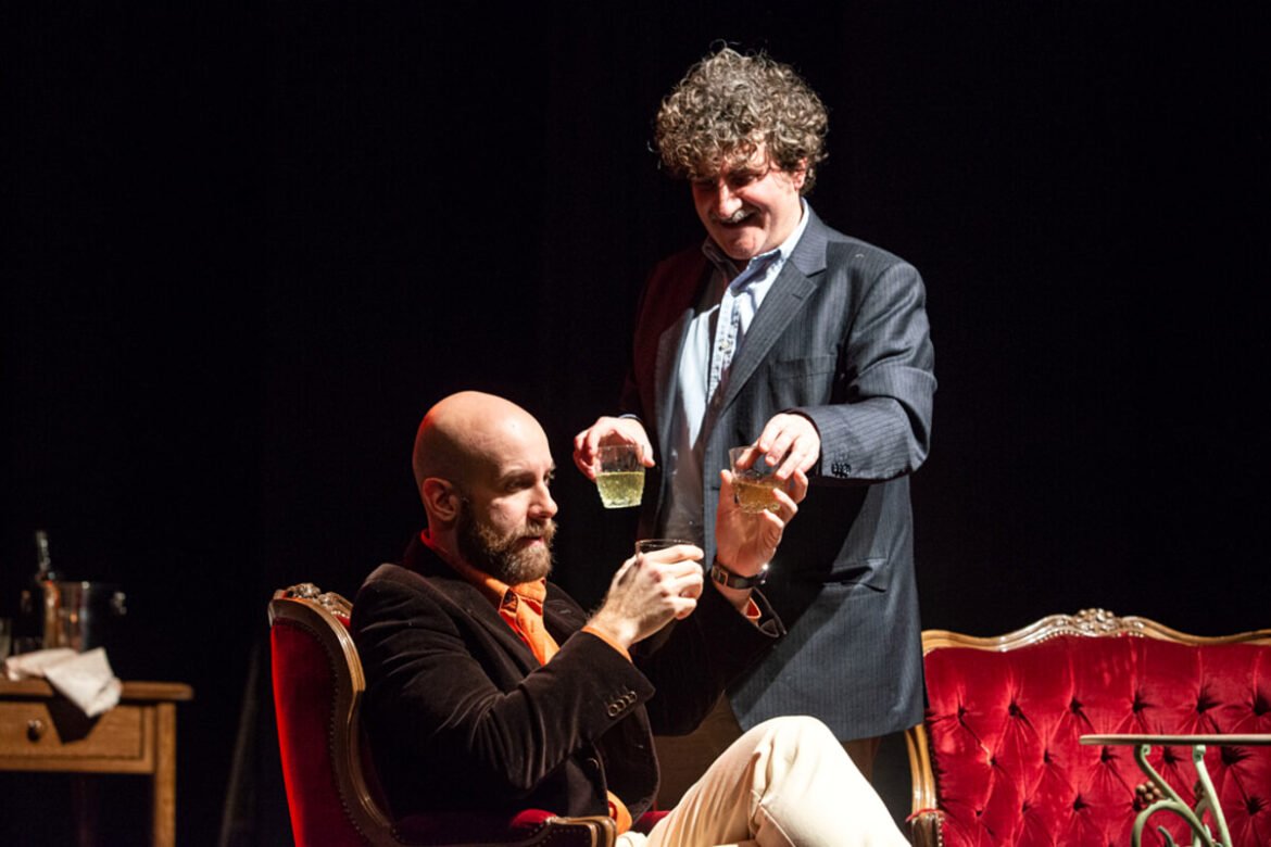La stanza accanto o la commedia dell’isteria al Teatro Cardinal Massaia