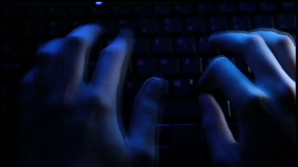 Deteneva un migliaio di immagini pedopornografiche, la polizia arresta un ragazzo di 24 anni