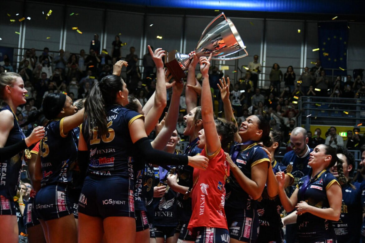 Volley, per la Reale Mutua Fenera Chieri è il momento della gioia: la Coppa Cev è conquistata