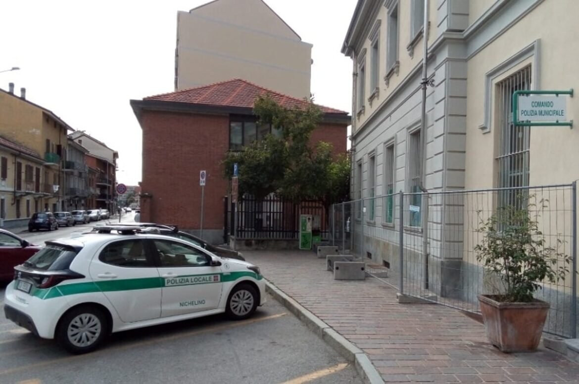 Sorpasso non consentito con l’auto senza assicurazione: conducente nei guai a Nichelino