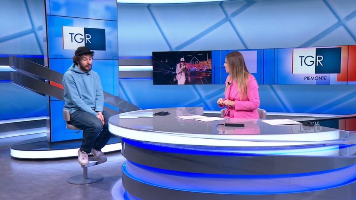 Riccardo Zanotti, cantante dei “Pinguini Tattici Nucleari”, ospite del nostro tg