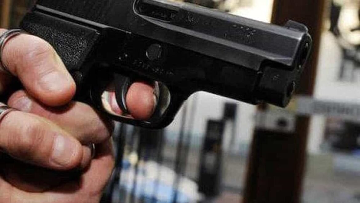 Rapina in strada con la scacciacani a Torino Barriera di Milano, due ragazzi arrestati