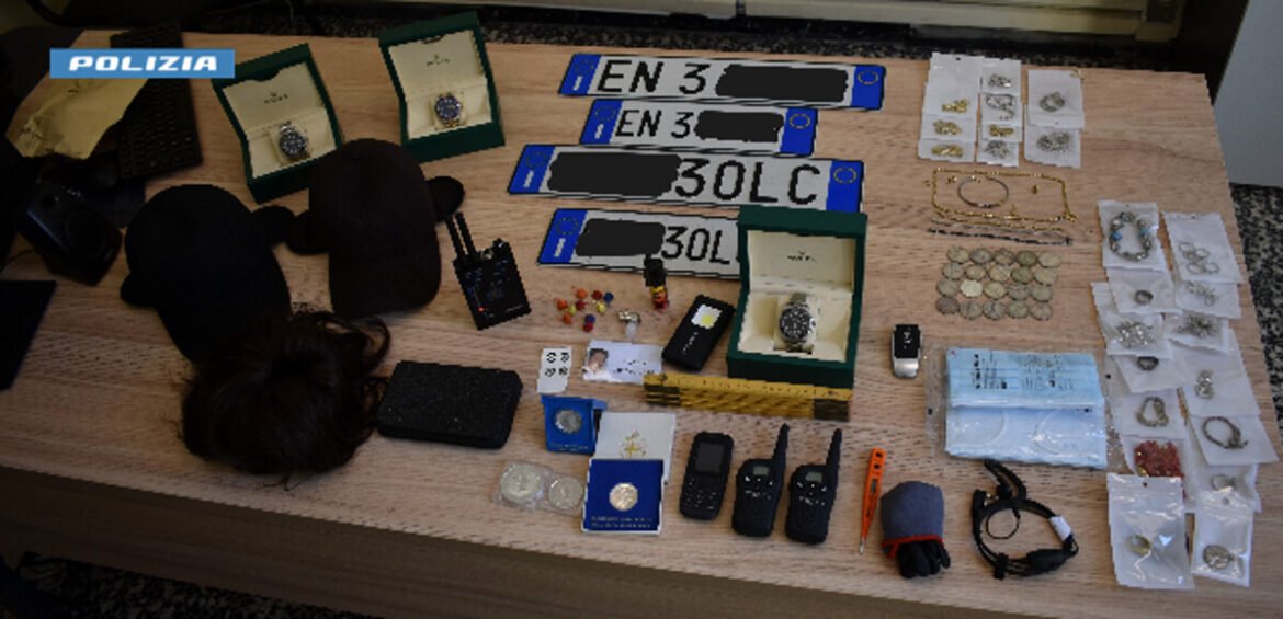 Truffa del finto tecnico: sette colpi in due mesi a Torino e provincia, arrestati suocero e due generi