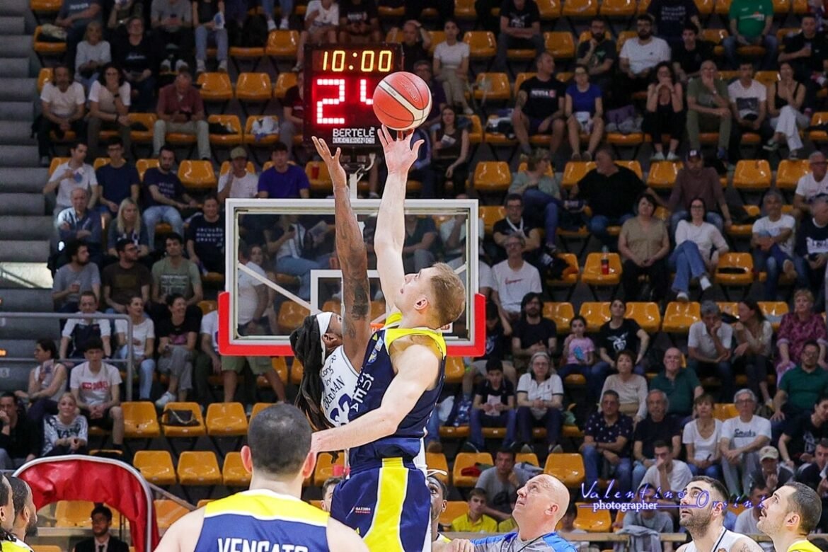 Reale Mutua Torino sconfitta della Fortitudo Bologna. Al PalaDozza termina 78-59