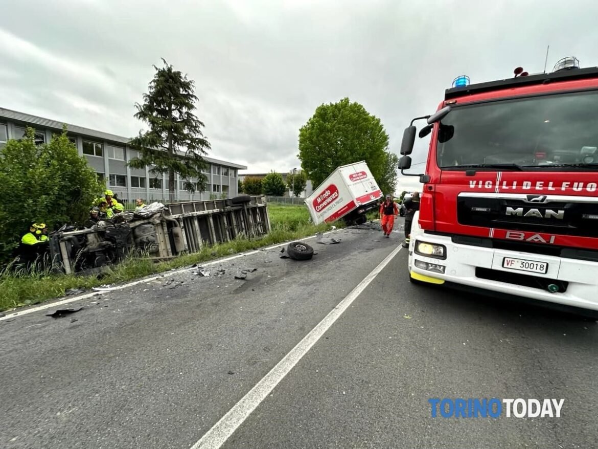 Incidente a Settimo Torinese, due feriti nello scontro tra un camion e un furgone