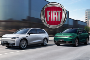 Kit cinesi e marchio Fiat, così Stellantis si fa l’elettrica low cost. Ma Mirafiori…