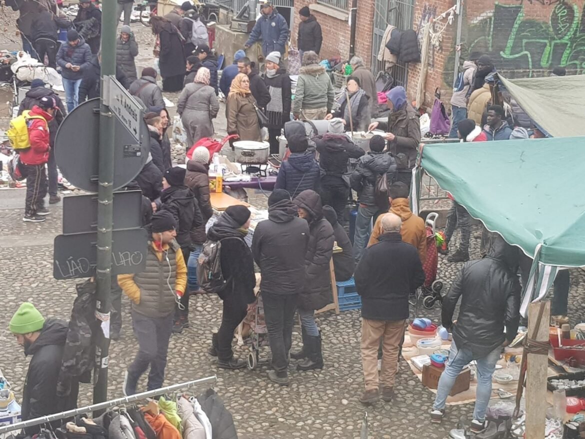 “Barattolo”, il mercato dell’usato di Torino, è sotto attacco dal centrodestra: a difenderlo arriva una mobilitazione cittadina