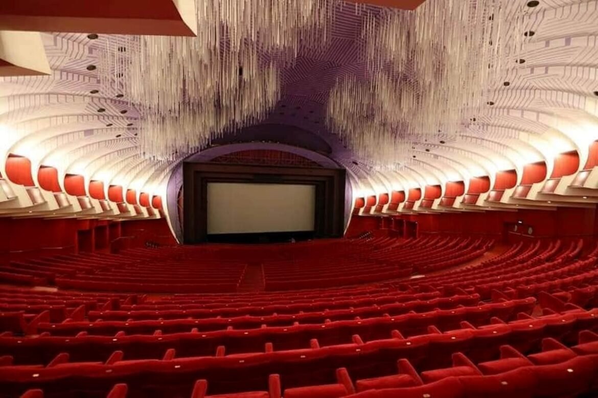 Teatro Regio, a ottobre in scena le “Manon” di Puccini, Massenet e Auber
