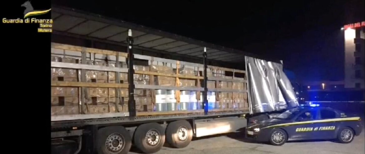 Frode dell’Iva e autoriciclaggio sul commercio di oli lubrificanti: 14 arresti