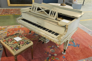 Venduto all’asta il pianoforte di Rol, su cui venne composto il tema de “Il Padrino”