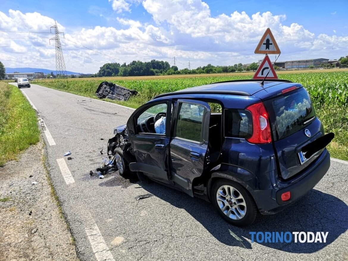 Incidente a Leini: scontro fra due auto, una sì ribalta nel fosso