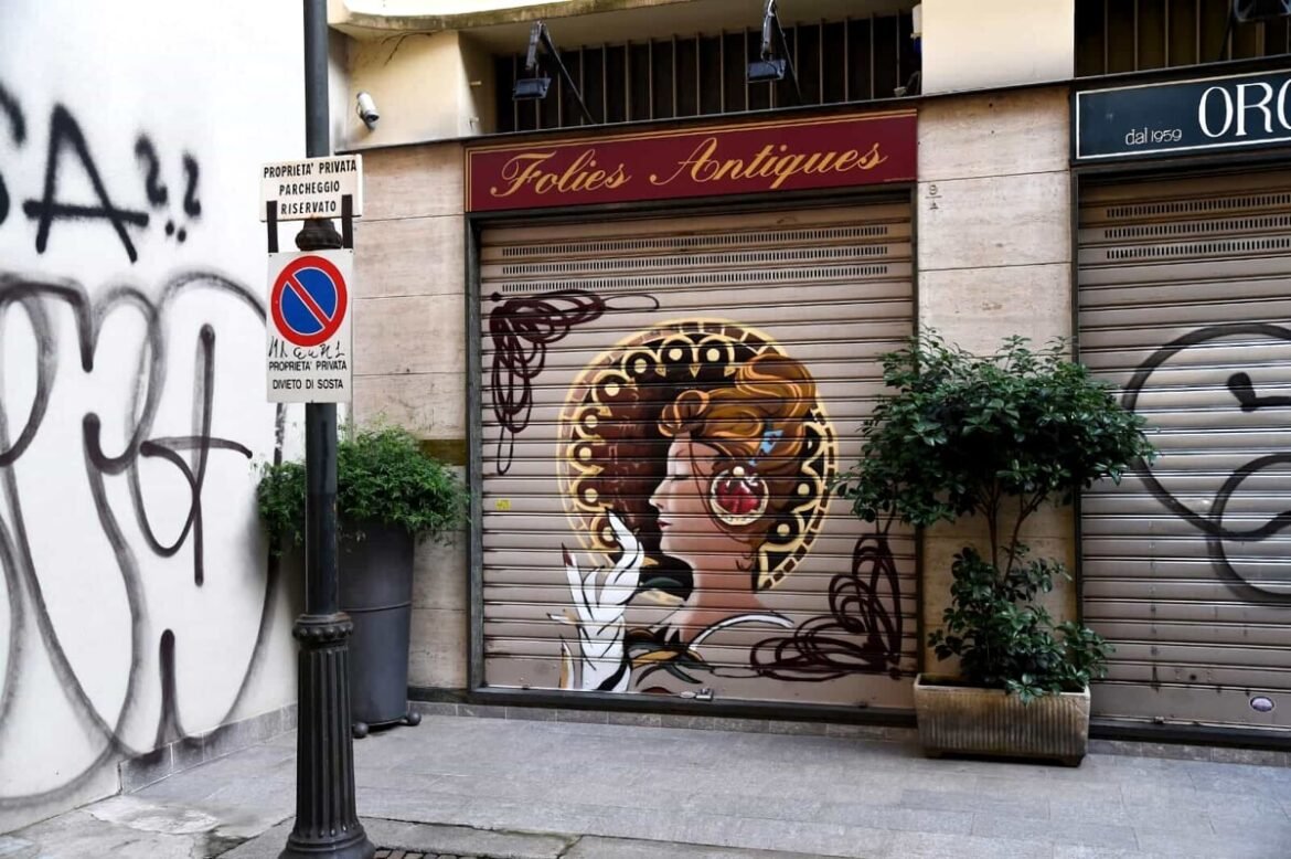 Brutale assalto in un negozio in via Barbaroux: antiquaria legata e rapinata in pieno giorno