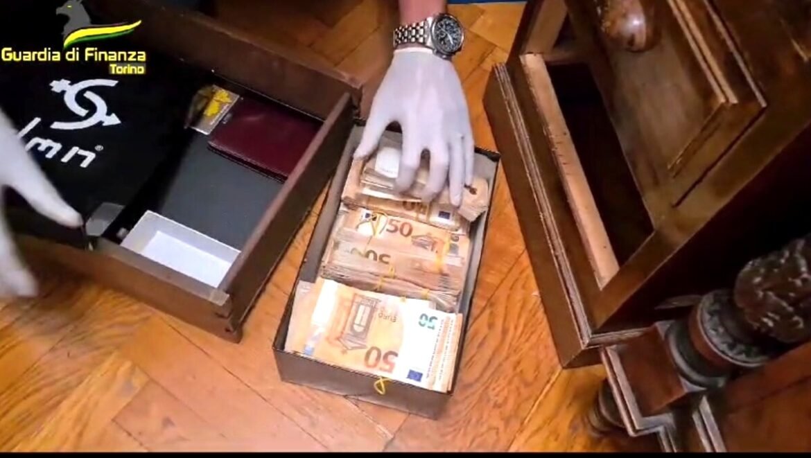 Il “Ras delle soffitte” di Torino ancora nei guai: la Finanza gli sequestra oltre 7 milioni di euro