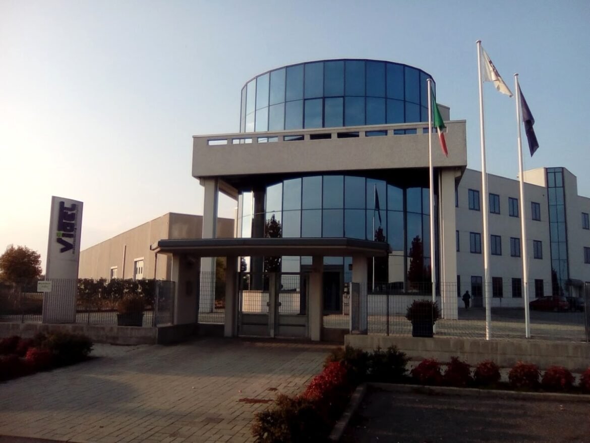 A capo dell’impero Vigel, il commendatore Geninat lascia quasi 2 milioni di euro alla badante. La figlia non ci sta, ma per il tribunale non c’è reato